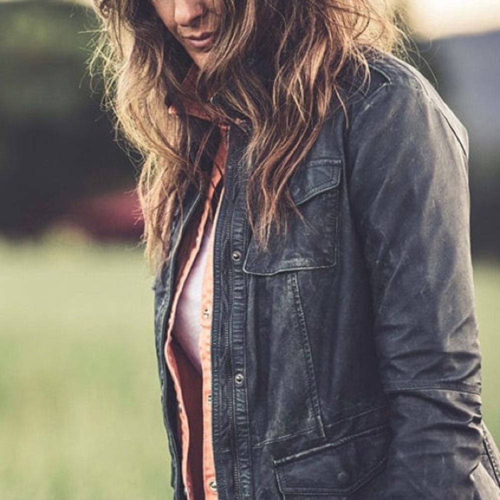 Gimo’s linen Summer Collection cargo jacket with great pockets inside and out.